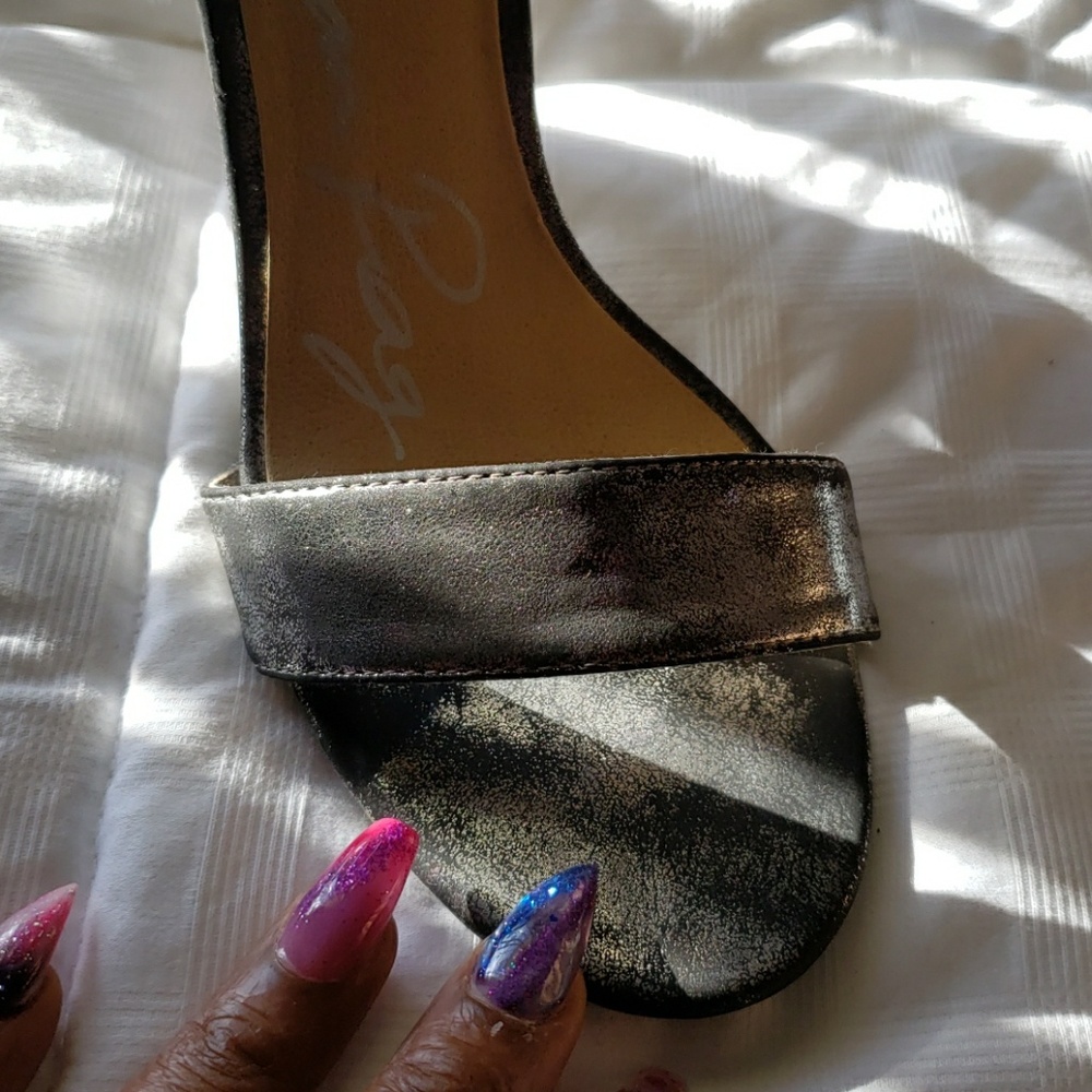 Heels - Picture 3 of 6